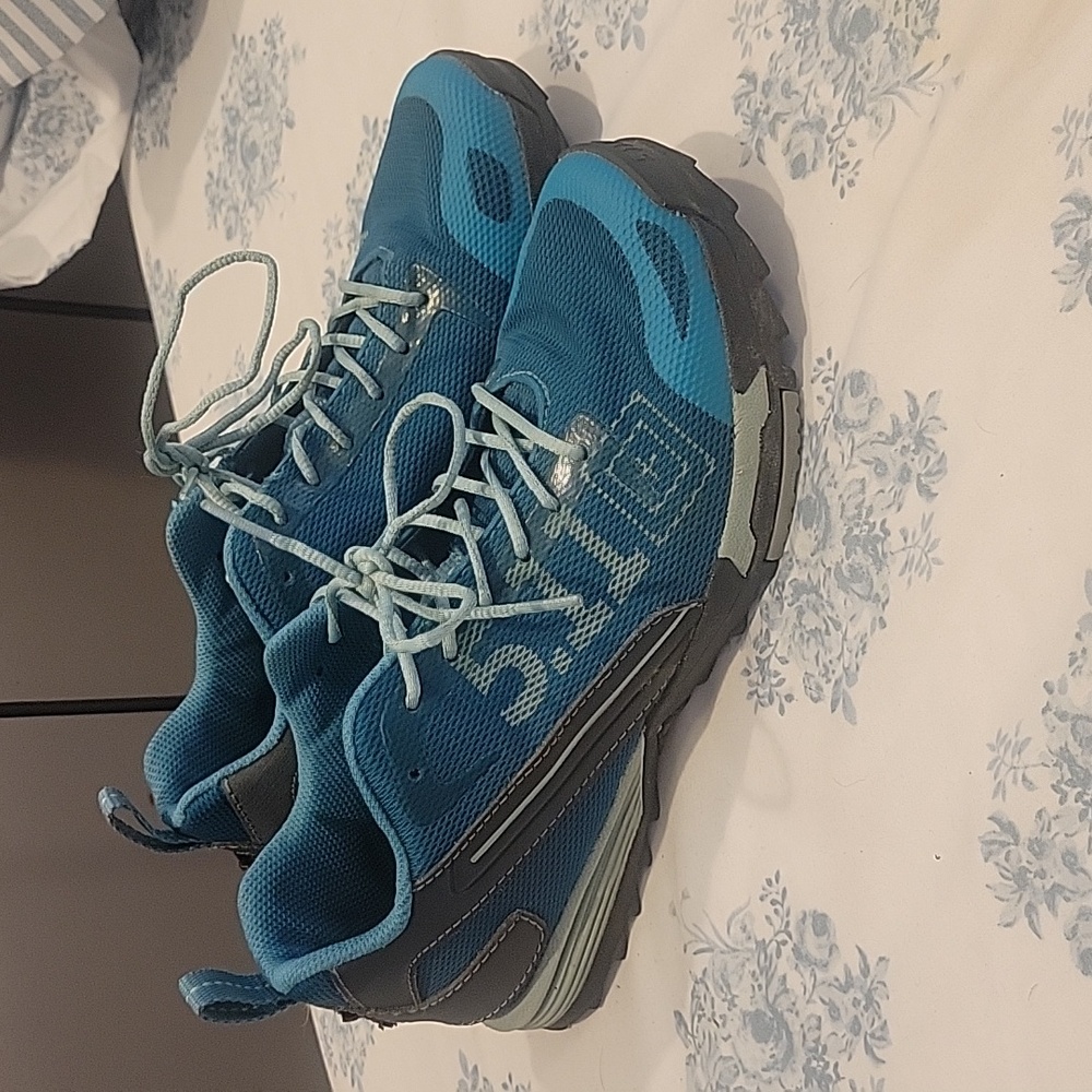 Women's 7 5.11 Recon Trainers